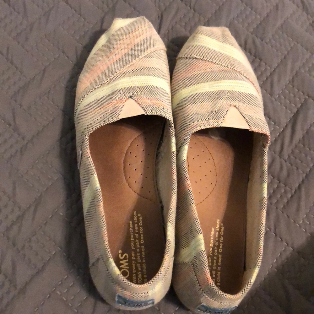 Toms